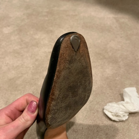 Women’s Ferragamo block heels - Picture 7 of 7